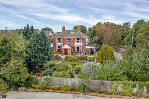 4 bedroom detached house for sale, Seaton Road, Uppingham