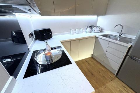 2 bedroom apartment for sale, Quay Central, Liverpool L3