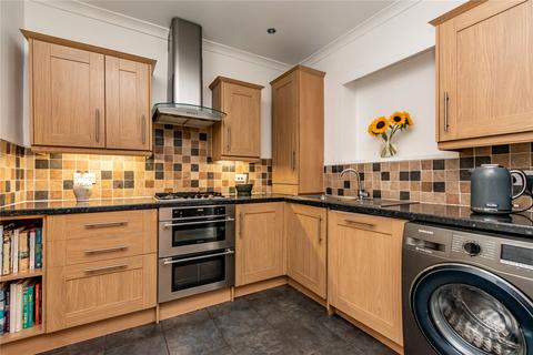 32 Duddingston Park South, Edinburgh, EH15 3PB