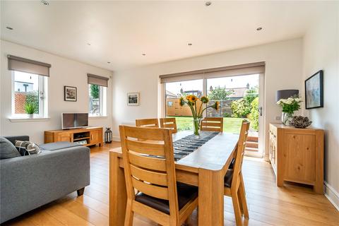 32 Duddingston Park South, Edinburgh, EH15 3PB