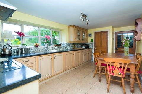 4 bedroom detached house for sale, Treuddyn, Mold.