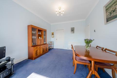 8 Overlee Road, Clarkston, Glasgow, G76 8BU
