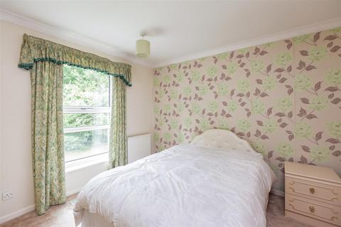1 Foxbury, New Ash Green, Longfield, DA3 8LP