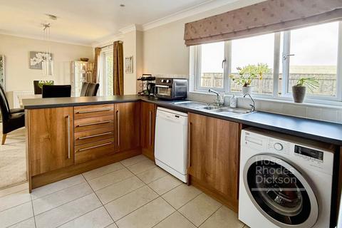 3 bedroom detached house for sale, Whitepit Lane, Newport