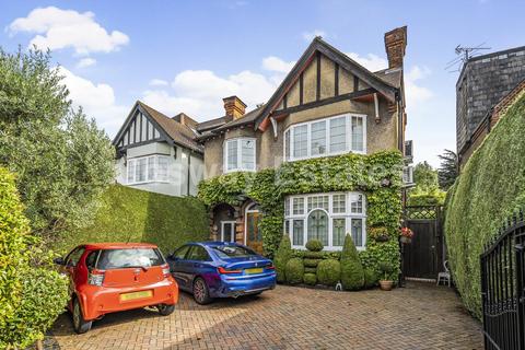 5 bedroom detached house for sale, Flower Lane, London