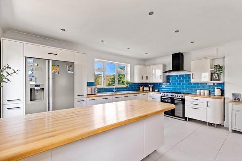 68 Canterbury Road, Lydden, Dover, CT15 7ES