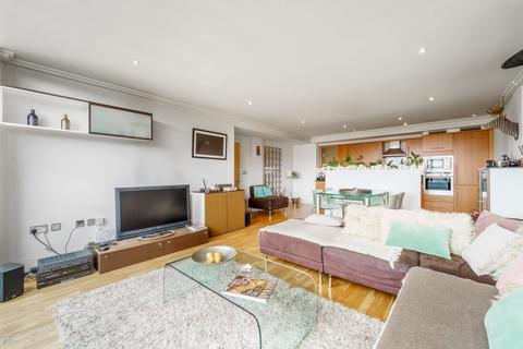 2 bedroom flat for sale, Town Meadow, Brentford, TW8