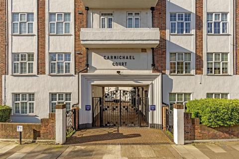 3 bedroom flat to rent, Carmichael Court, Barnes.