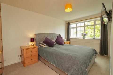 8 The Nurseries, Easingwold, York, YO61 3LY