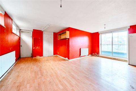 17 Reculver Mews, London, N18 2QY