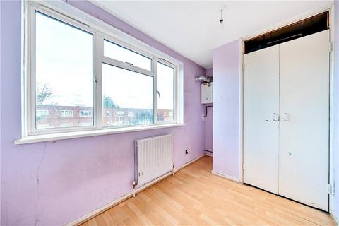 17 Reculver Mews, London, N18 2QY