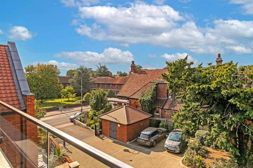 4 Oak Tree Gardens-82.jpg