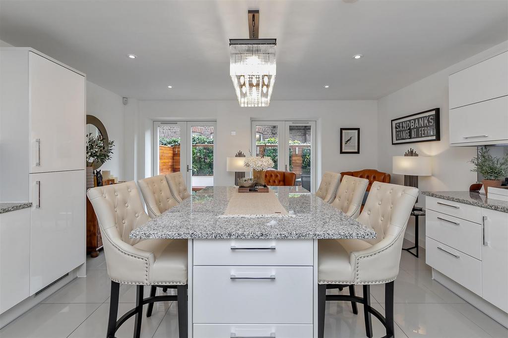 4 Oak Tree Gardens-29.jpg