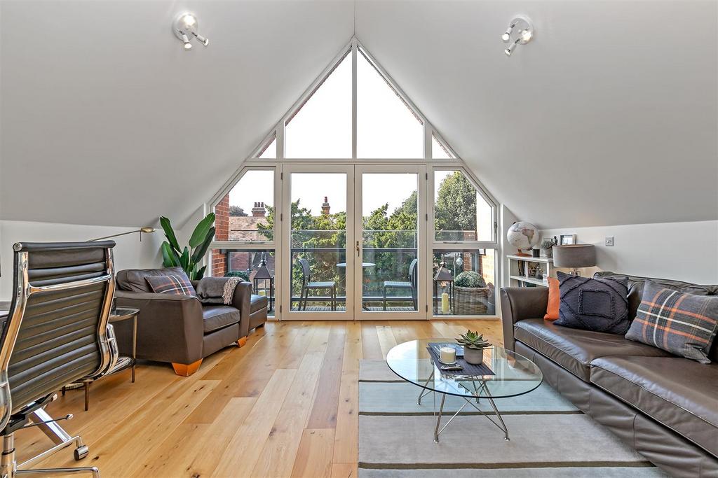 4 Oak Tree Gardens-71.jpg