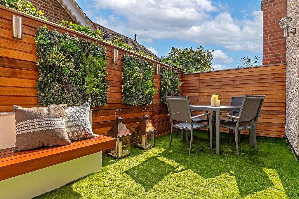 4 Oak Tree Gardens-40.jpg