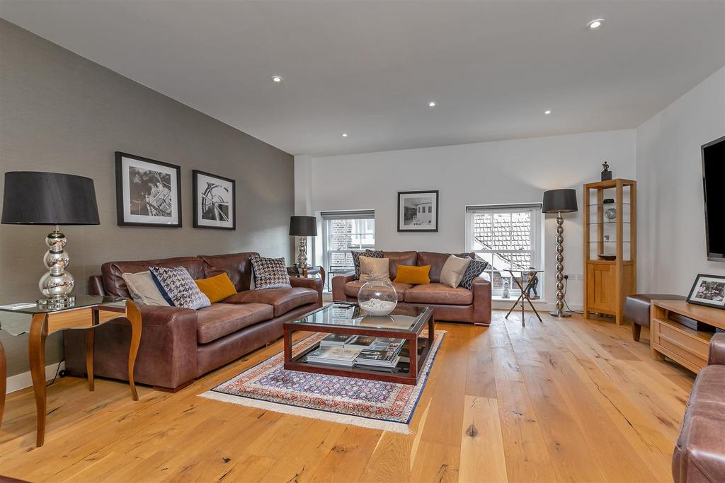 4 Oak Tree Gardens-59.jpg