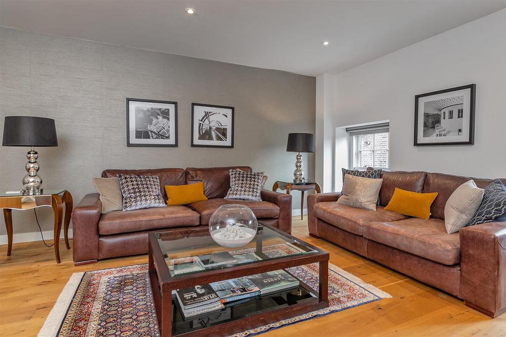 4 Oak Tree Gardens-61.jpg