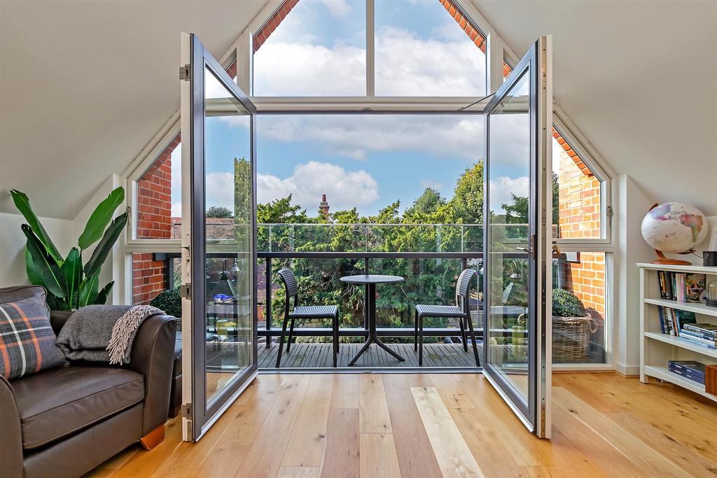 4 Oak Tree Gardens-79.jpg