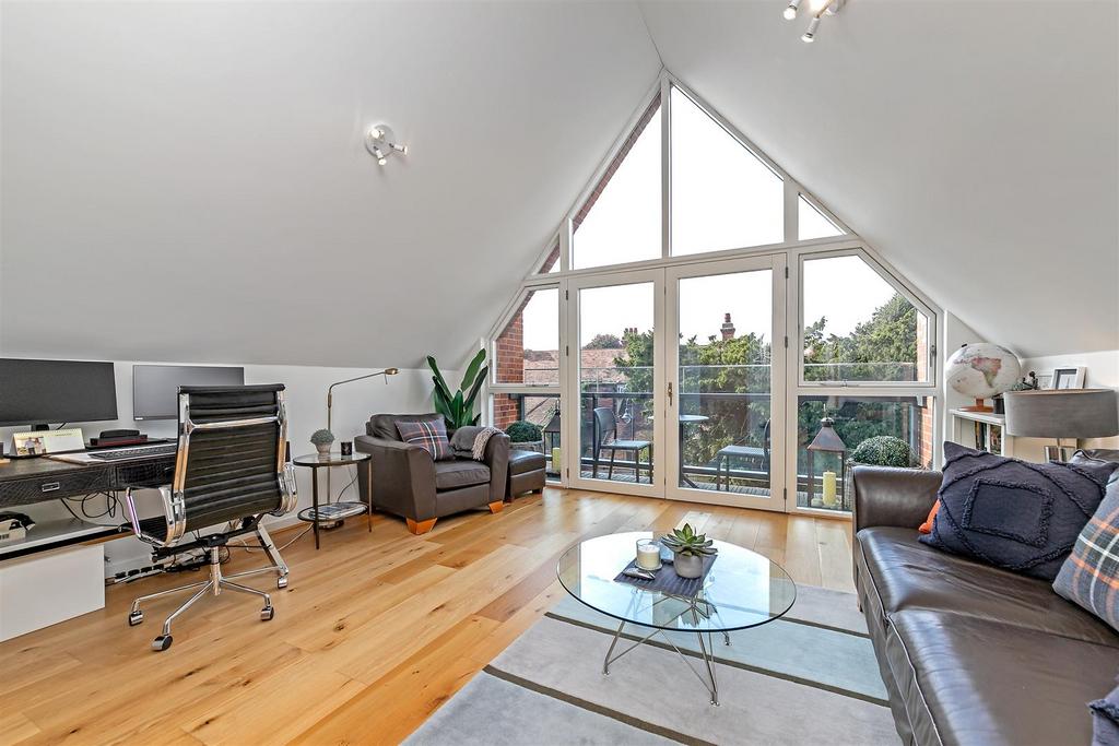 4 Oak Tree Gardens-72.jpg