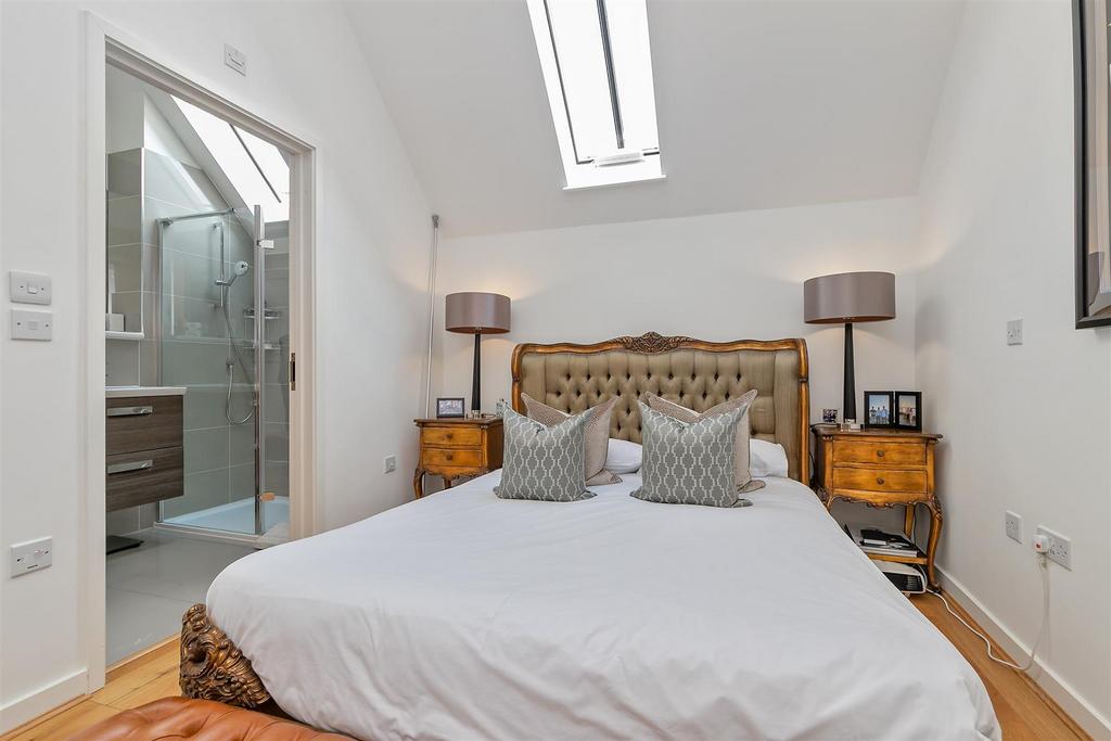 4 Oak Tree Gardens-68.jpg