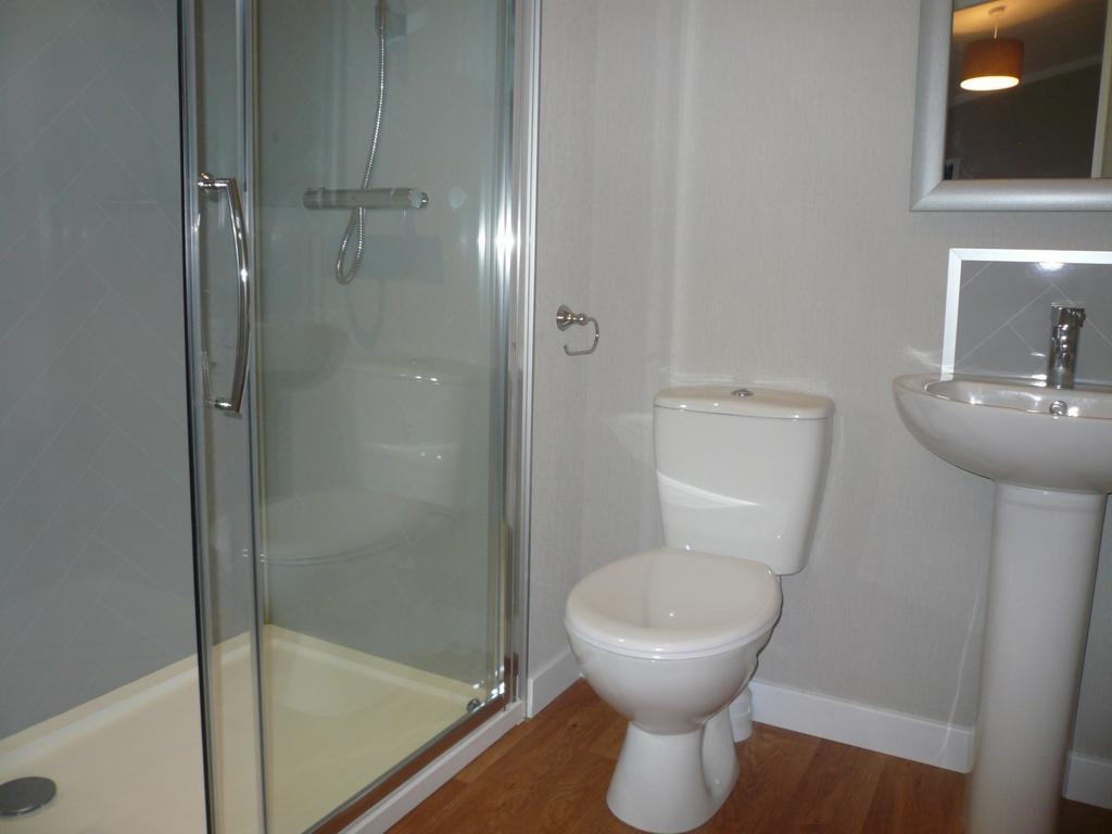 Ensuite Shower/WC