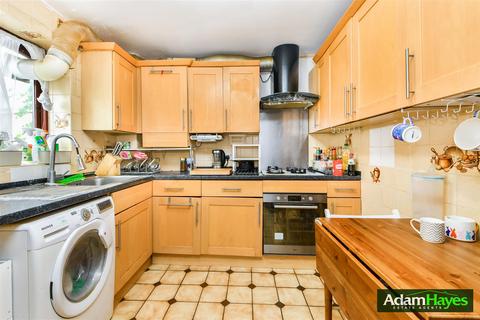 2 bedroom apartment for sale, Dale Grove, London N12