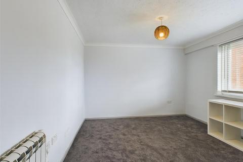 1 bedroom flat for sale, Hadlow Close, Brighton