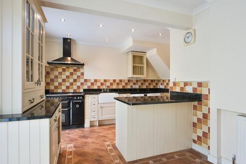 3 bedroom terraced house for sale, Oakhurst Road, Ewell