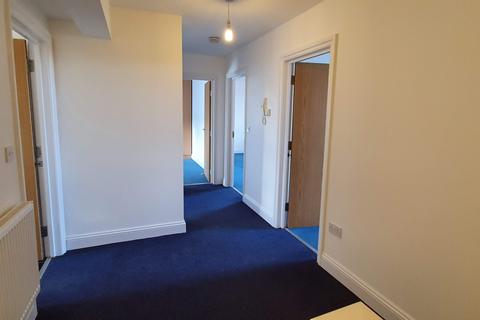 2 bedroom flat to rent, 27 Elmers End Road, London SE20