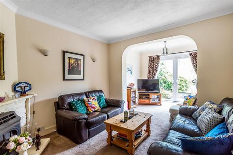 1 Oakhill Road, Ashtead, KT21 2JG