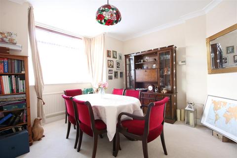 1 Oakhill Road, Ashtead, KT21 2JG