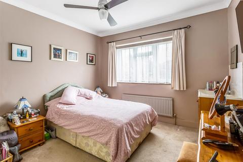 1 Oakhill Road, Ashtead, KT21 2JG