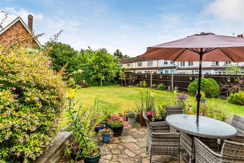 1 Oakhill Road, Ashtead, KT21 2JG