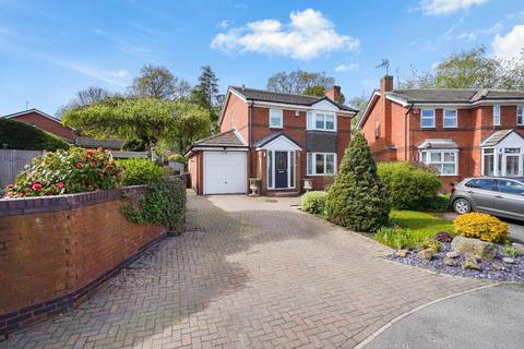 3 bedroom detached house for sale, Kestrel Grove, Leeds