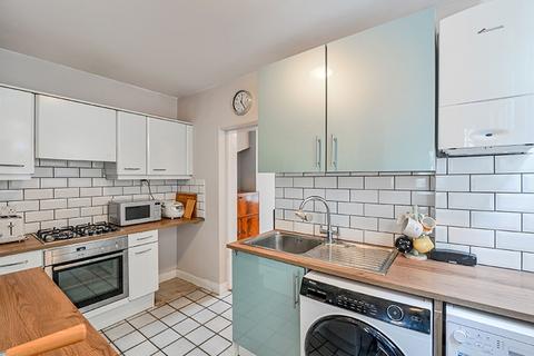 2 bedroom semi-detached house to rent, Ditton Hill Road, Surbiton KT6