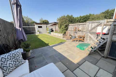 4 bedroom semi-detached house for sale, Tremelaia Gardens, Felixstowe IP11