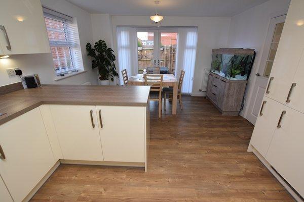 Open plan kitchen/diner