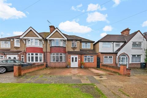 5 bedroom semi-detached house for sale, Blossom Waye, Hounslow TW5