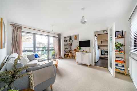 2 bedroom flat for sale, Avenue Elmers, Surbiton KT6