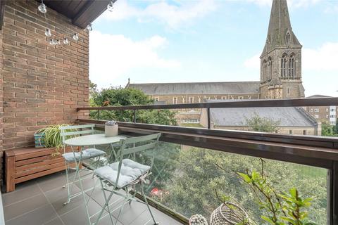 2 bedroom flat for sale, Avenue Elmers, Surbiton KT6