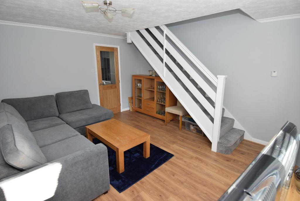 River Way, Durrington, SP4 7TU 2 bed terraced house for sale £250,000