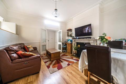 2 bedroom maisonette for sale, Malden Road, Hertfordshire WD17