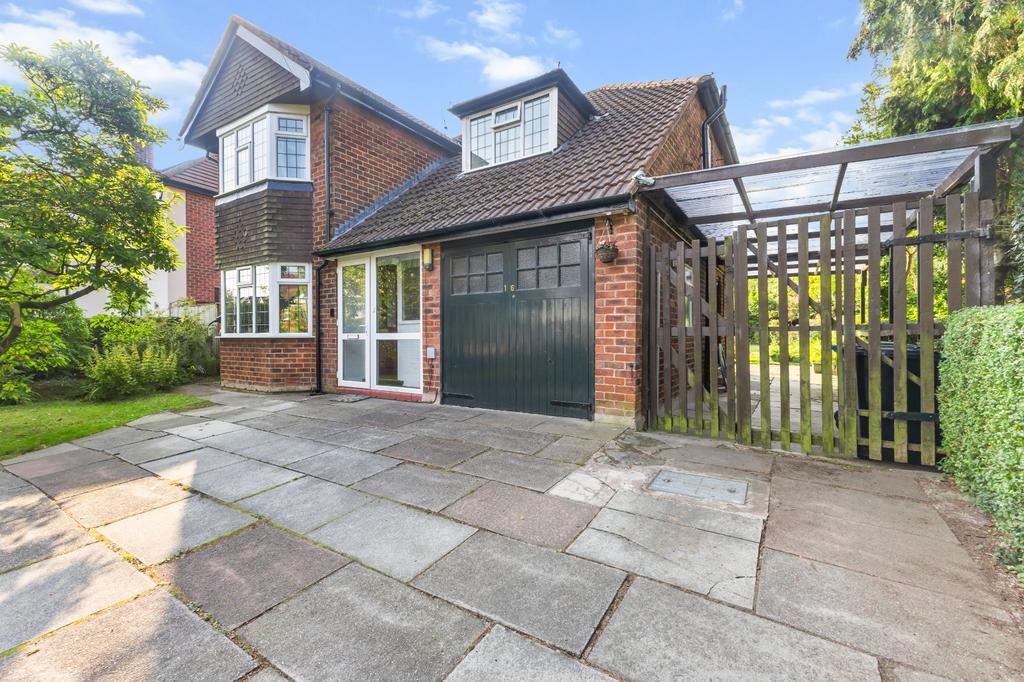 Wood Lane, Timperley, Altrincham... 3 bed detached house for sale £