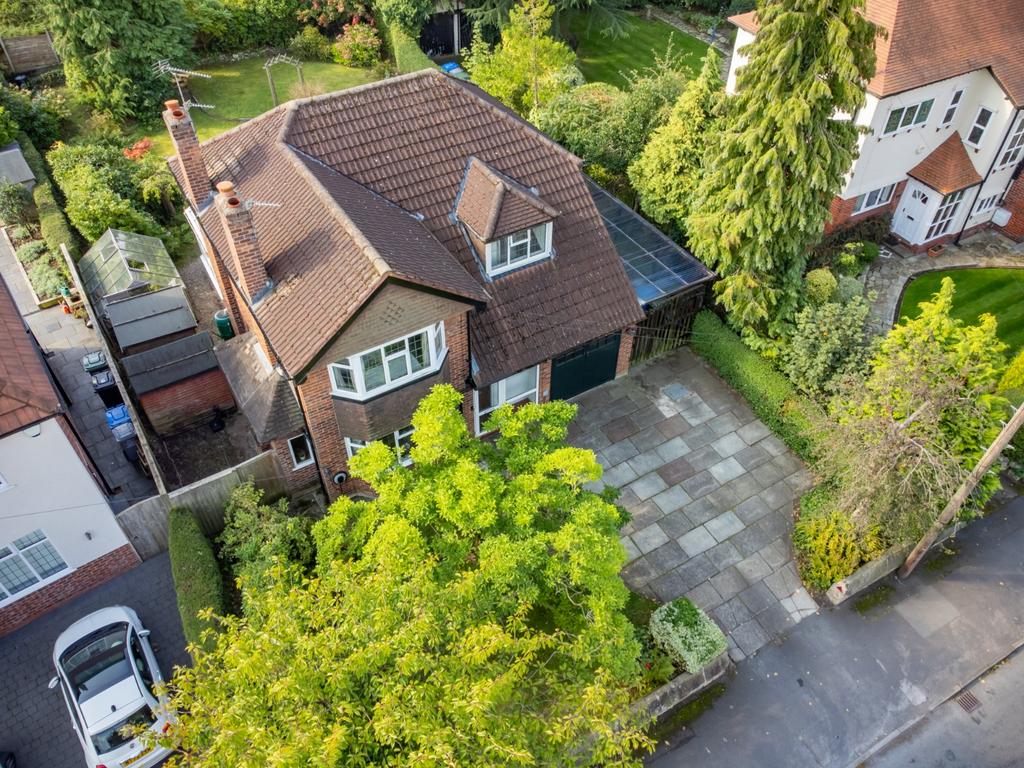 Wood Lane, Timperley, Altrincham... 3 bed detached house for sale £