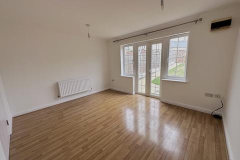 2 bedroom terraced house to rent, Wickham Crescent, CM7