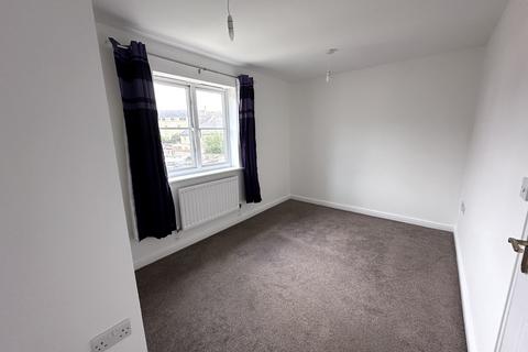 2 bedroom terraced house to rent, Wickham Crescent, CM7