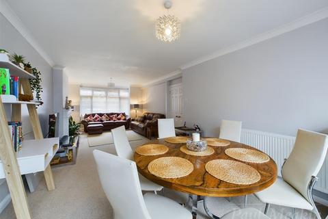 14 Old Farleigh Road, South Croydon, CR2 8PB