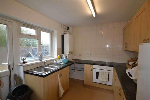 2 bedroom house to rent, Bryant Close, London, EN5