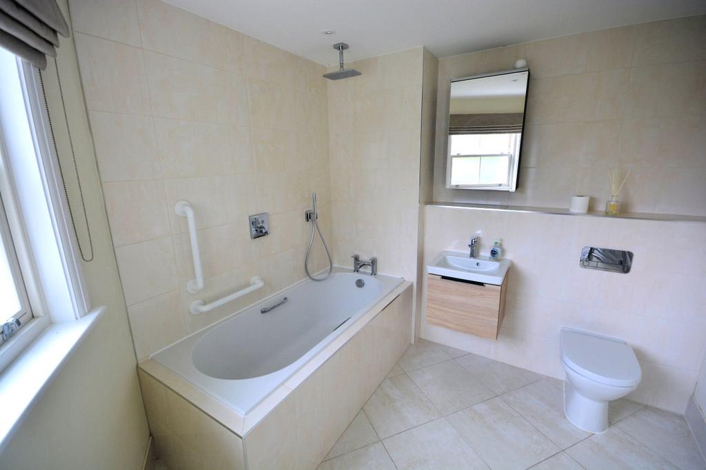 En suite bathroom
