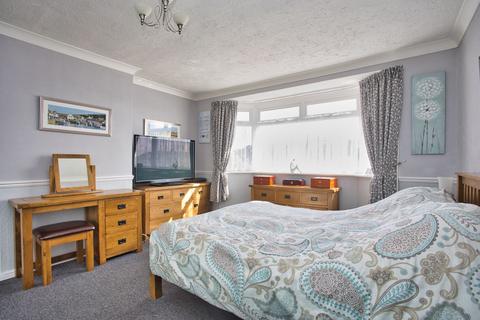 8 Broadview, Folkestone, CT20 3ES